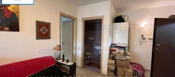 2 rooms Apartment in Rome, Italy No. 28107 3