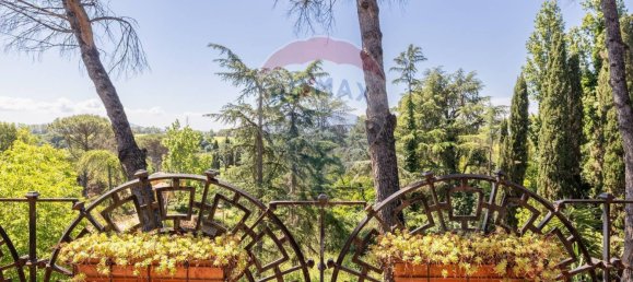 5 bedrooms Villa in Rome, Italy No. 358223 4