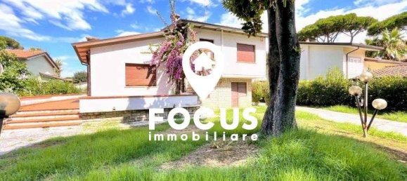 5 bedrooms Villa in Pietrasanta, Italy No. 113765 2