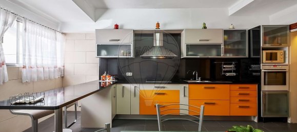 4 bedrooms House in Funchal, Portugal No. 184489 3