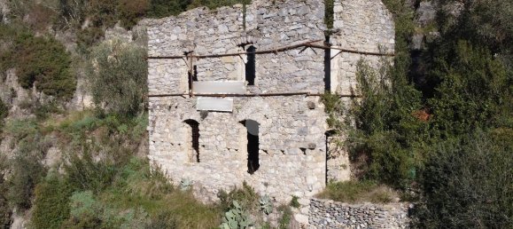 Studio in Pigna, Italy, Nr. 132876 6