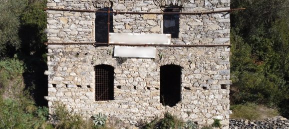 Studio in Pigna, Italy, Nr. 132876 4
