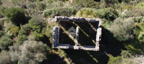 Studio in Pigna, Italy, Nr. 132876 9