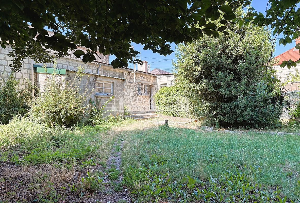 Casa de 2 dormitorios en Pierrelaye, France No. 294902