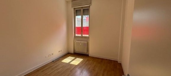 Oficina en Brescia, Italy 131 m² No. 202394 5