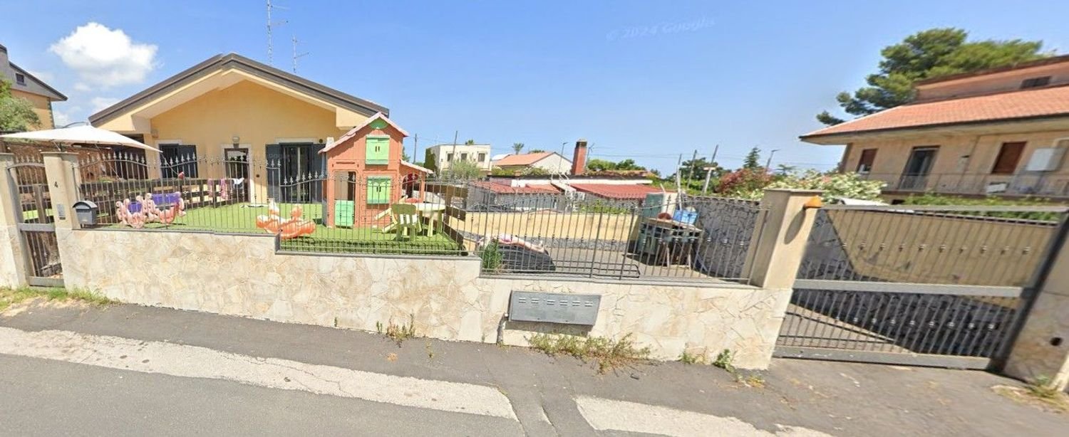 4 bedrooms House in Mascalucia, Italy No. 371930