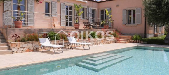3 Schlafzimmer Villa in Noto, Italy, Nr. 63507 9
