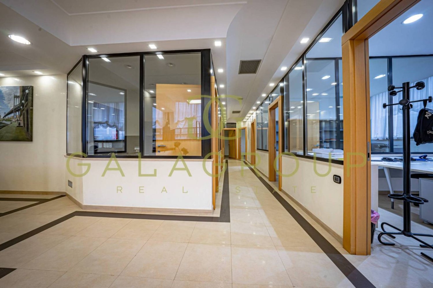 5 rooms Office in Guidonia Montecelio, Italy No. 292451