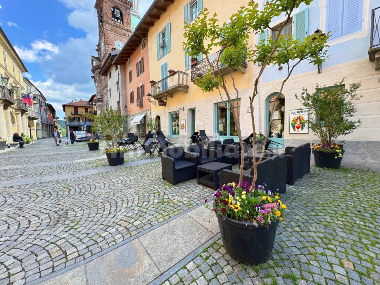 5 rooms Commercial property in Gassino Torinese, Italy No. 276434