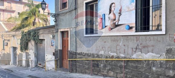 Квартира с 2 спальнями в Лентини, Италия № 352788 19