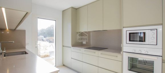 Villa de 4 dormitorios en Es Mercadal, Spain No. 4980 11