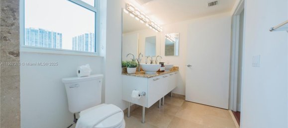 2 Schlafzimmer Gewerbliche Immobilien in Miami, USA, Nr. 614445 11