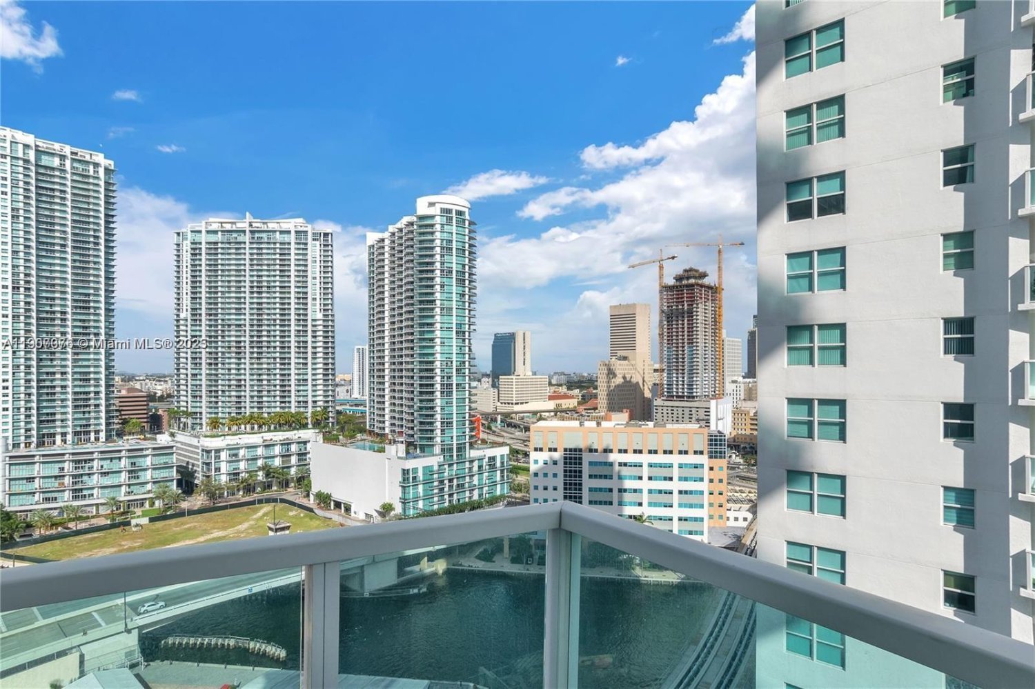 2 Schlafzimmer Gewerbliche Immobilien in Miami, USA, Nr. 614445