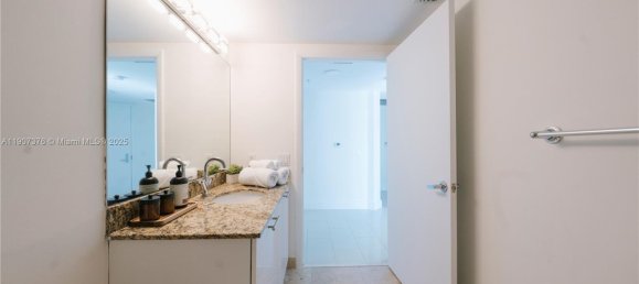 2 Schlafzimmer Gewerbliche Immobilien in Miami, USA, Nr. 614445 10