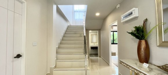 Кафе / ресторан с 4 спальнями в Паттайя, Таиланд № 5109 20