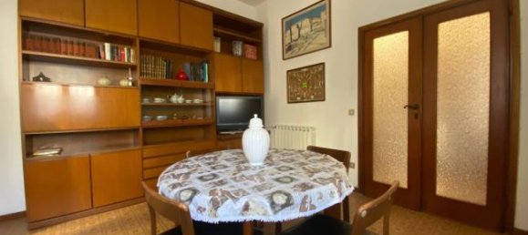 Дом с 3 спальнями в Виареджо, Италия № 252751 2