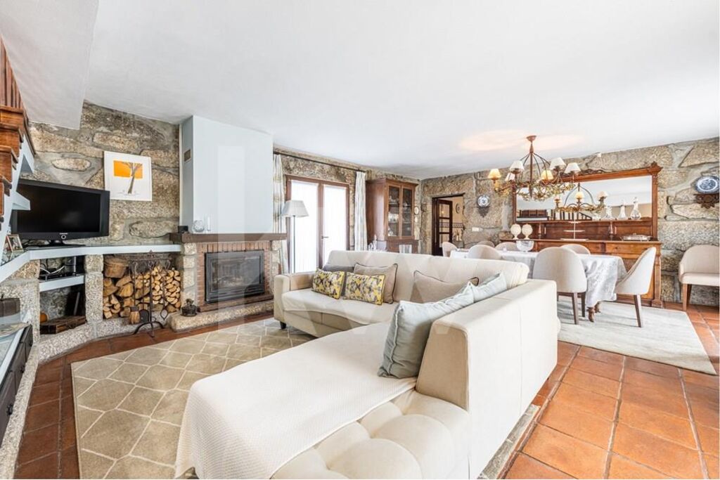 4 bedrooms House in Paredes, Portugal No. 134184