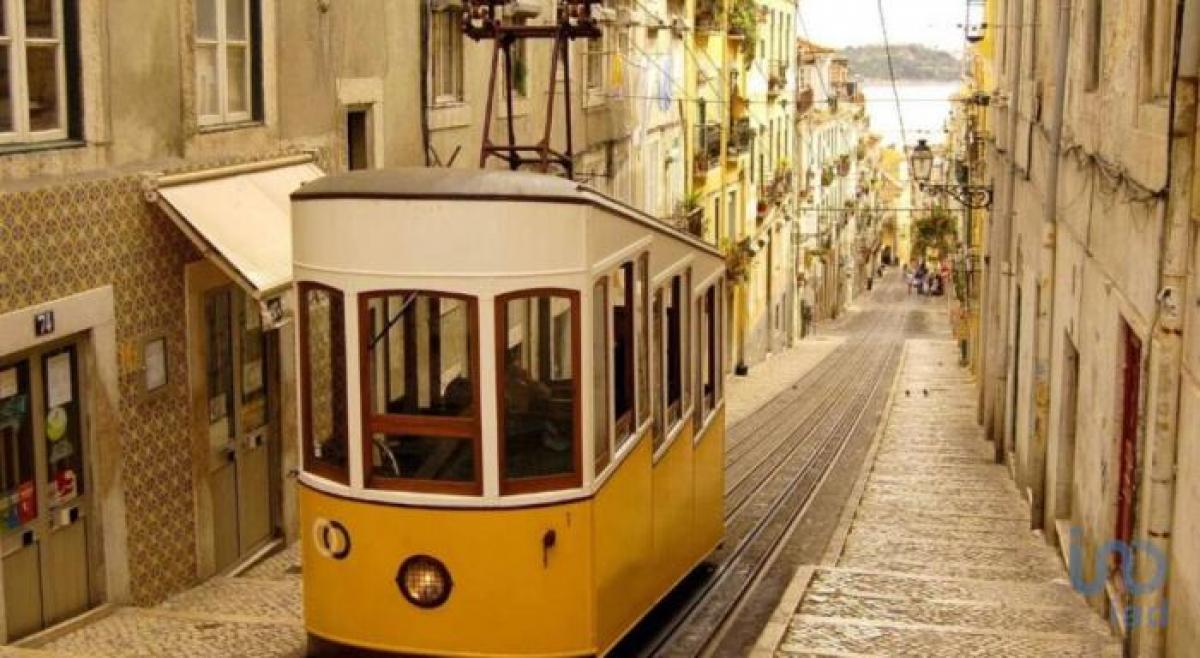 Studio in Lisbon, Portugal No. 6027