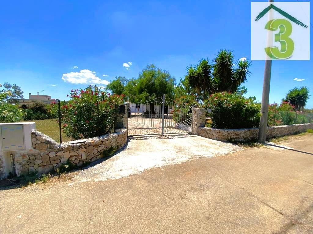 Вилла с 6 спальнями в Алессано, Италия № 150732