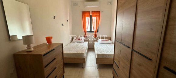 2 bedrooms Penthouse in Pieta, Malta No. 9593 10