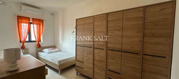 2 bedrooms Penthouse in Pieta, Malta No. 9593 8