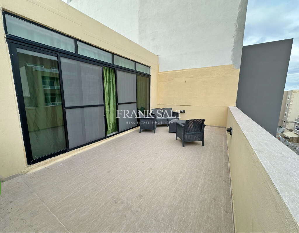 2 bedrooms Penthouse in Pieta, Malta No. 9593