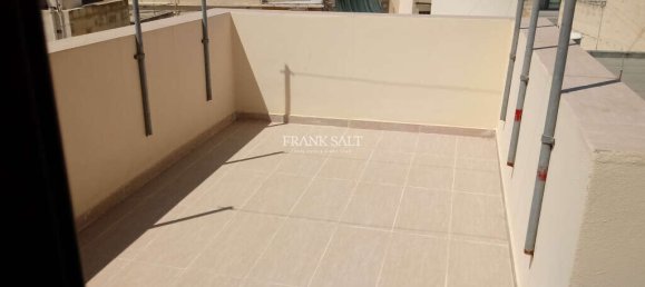 2 bedrooms Penthouse in Pieta, Malta No. 9593 11