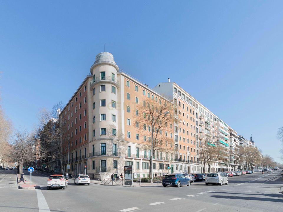 5 bedrooms Penthouse in Madrid, Spain No. 183952