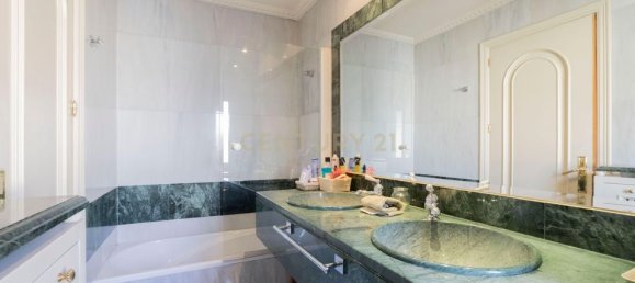 5 bedrooms Penthouse in Madrid, Spain No. 183952 26