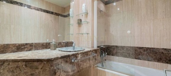 5 bedrooms Penthouse in Madrid, Spain No. 183952 16