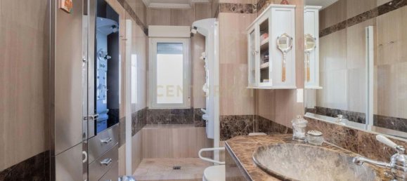 5 bedrooms Penthouse in Madrid, Spain No. 183952 12