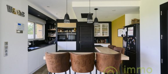 Casa de 5 dormitorios en Caestre, France No. 259667 3