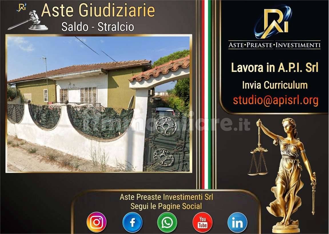 2 bedrooms Apartment in Mondragone, Italy No. 283633