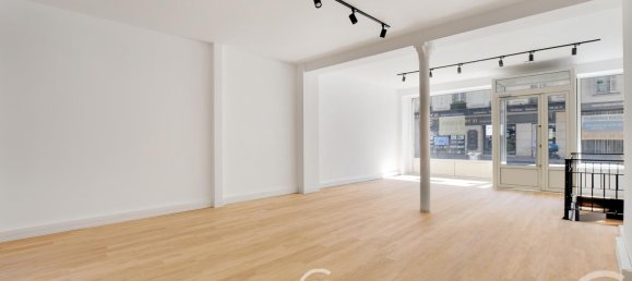 Studio in Paris, France No. 172787 2