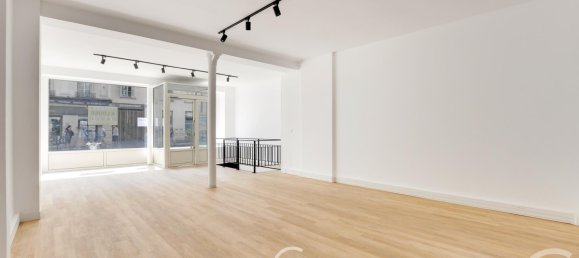 Studio in Paris, France No. 172787 3