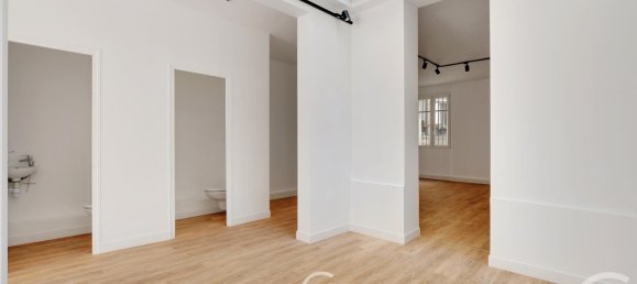 Studio in Paris, France No. 172787 5