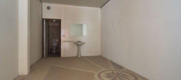 1400m² Warehouse in Cesena, Italy No. 149713 2