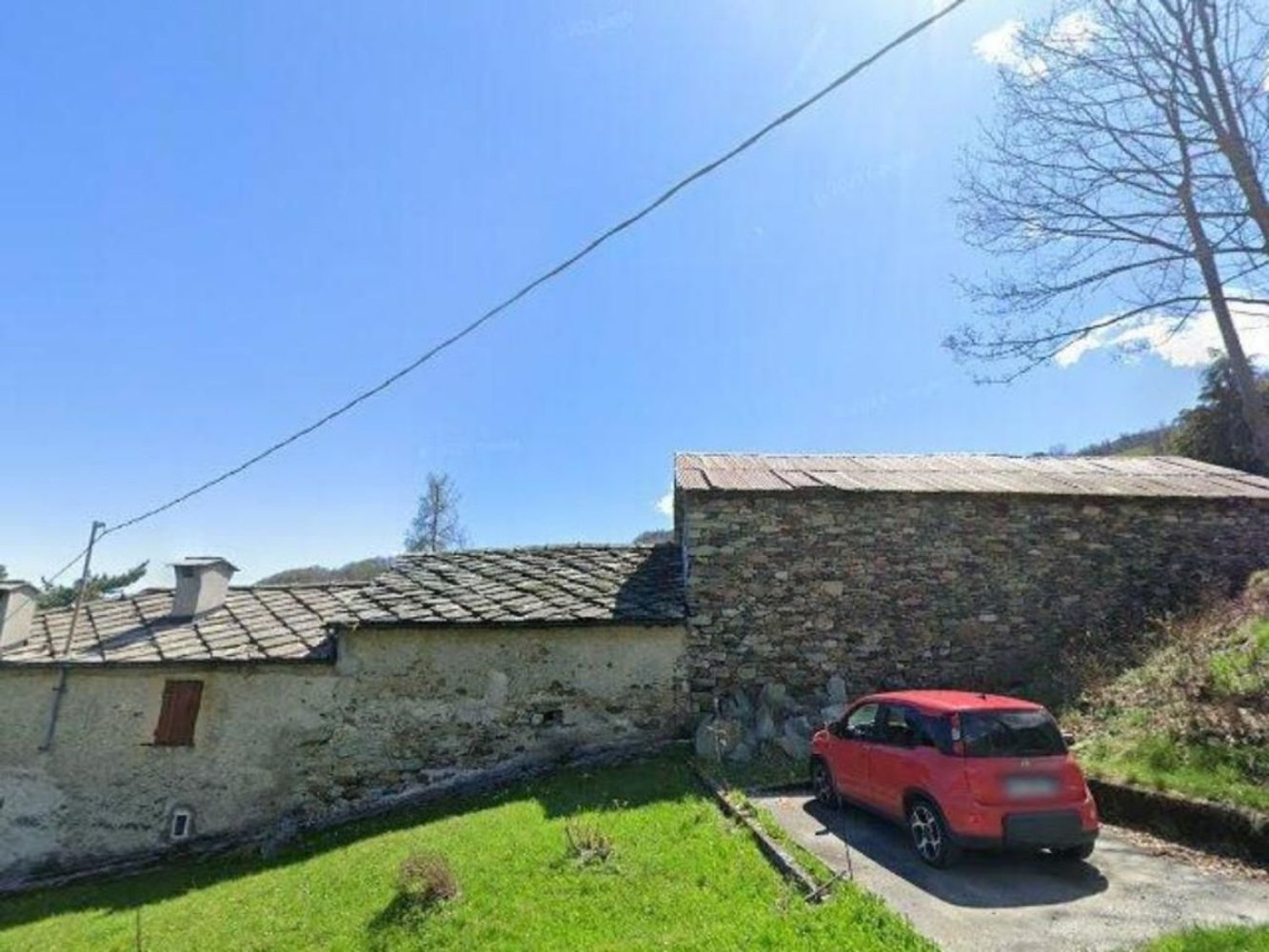 270m² Warehouse in Viù, Italy No. 378011