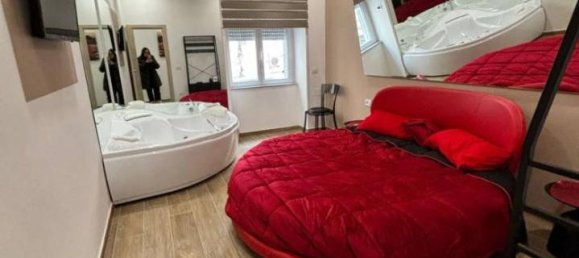 3-Zimmer Wohnung in Naples, Italy, Nr. 37325 8