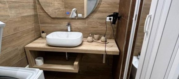 3-Zimmer Wohnung in Naples, Italy, Nr. 37325 3