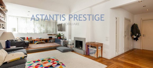 3 bedrooms Apartment in Milan, Italy No. 352224 5