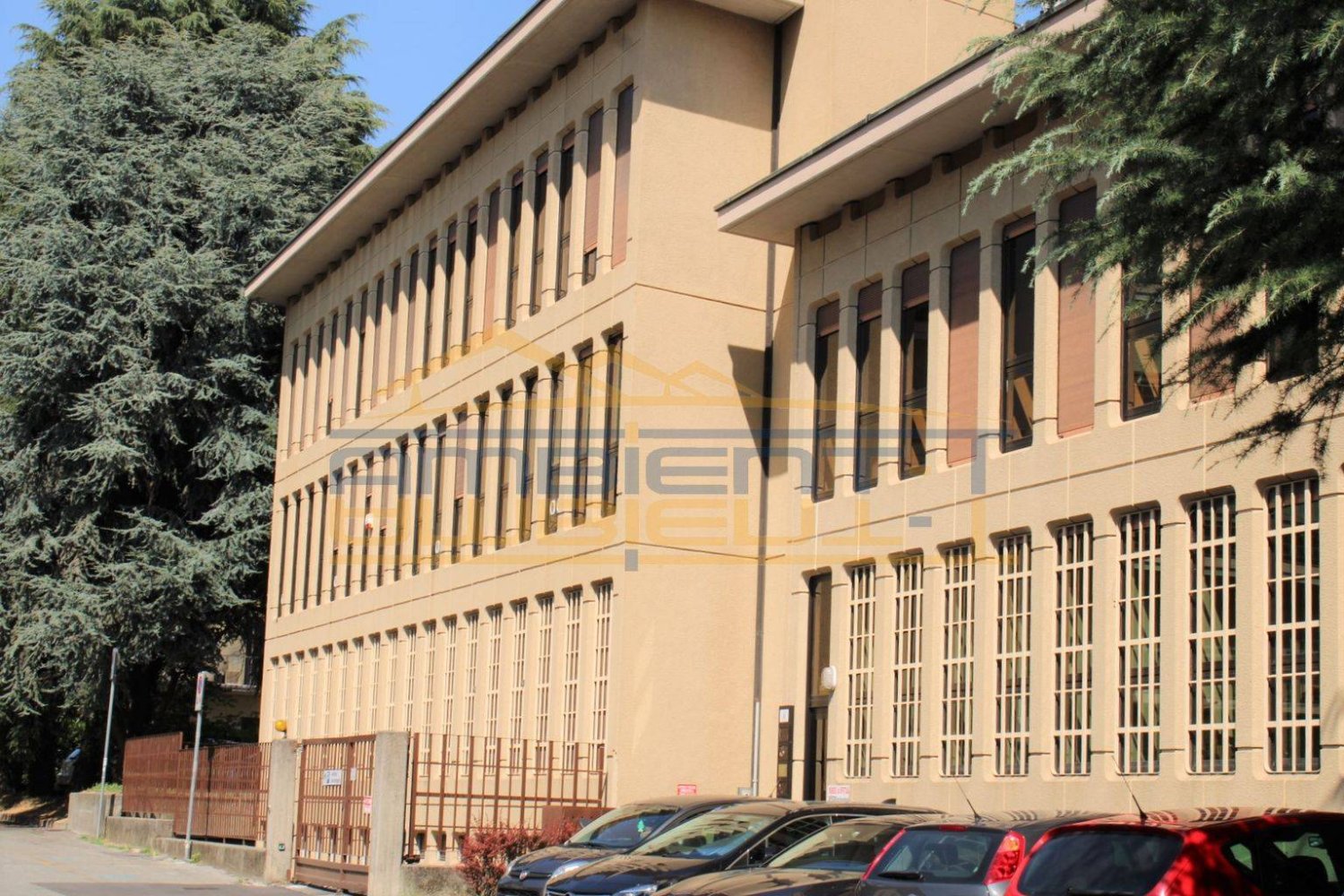 2 rooms Office in Merate, Italy No. 165527