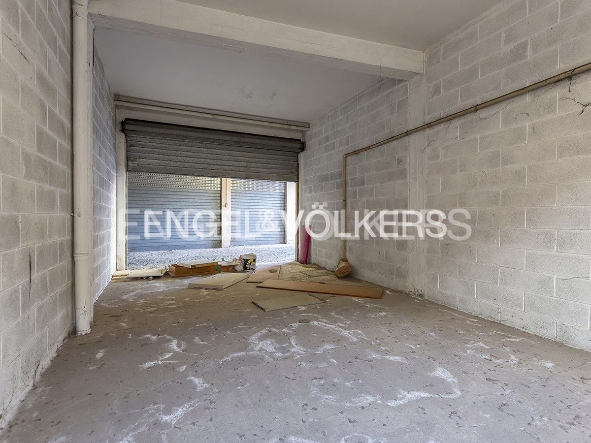 Garaje en Rome, Italy 41 m² No. 128043