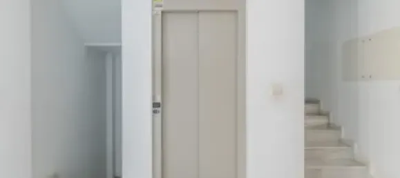 Apartamento de 2 dormitorios en La Zubia, Spain No. 179920 5