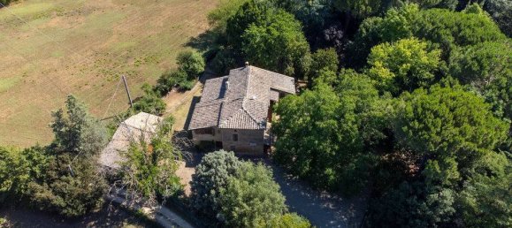 5 bedrooms Villa in Siena, Italy No. 225999 10