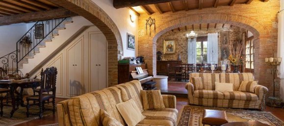 5 bedrooms Villa in Siena, Italy No. 225999 15