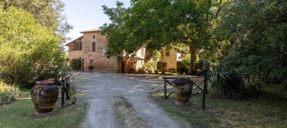 5 bedrooms Villa in Siena, Italy No. 225999 11