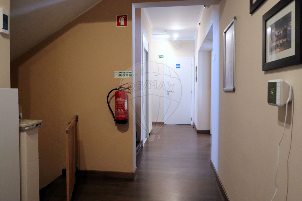 17 bedrooms House in Lisbon, Portugal No. 170042