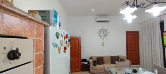 2 bedrooms Apartment in Palermo, Italy No. 359120 5