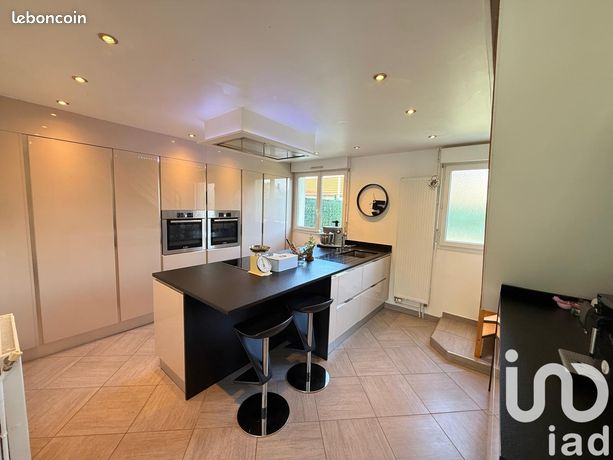 Casa T4 em Saint-Brice-sous-Foret, France N.º 306946